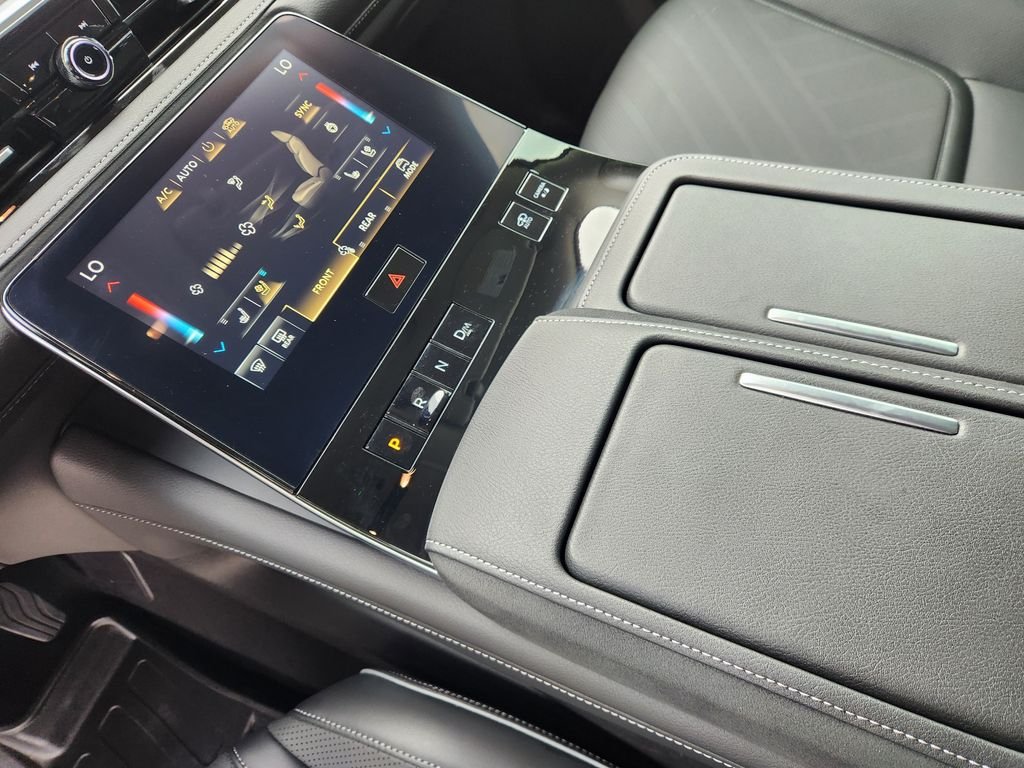 Used 2026 White INFINITI LUXE image 18