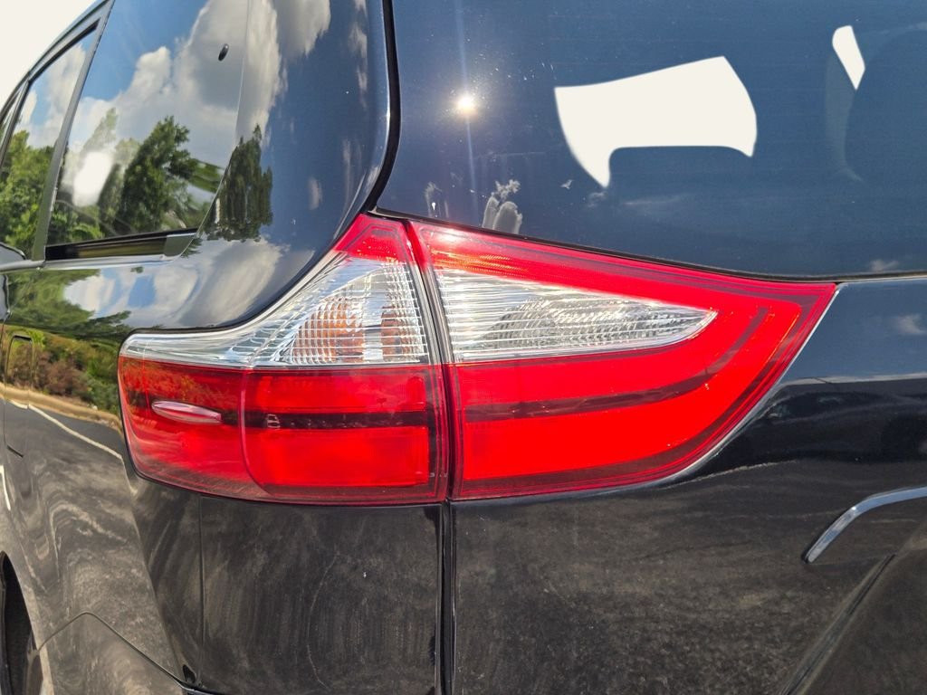 Used 2015 Black Toyota XLE image 12