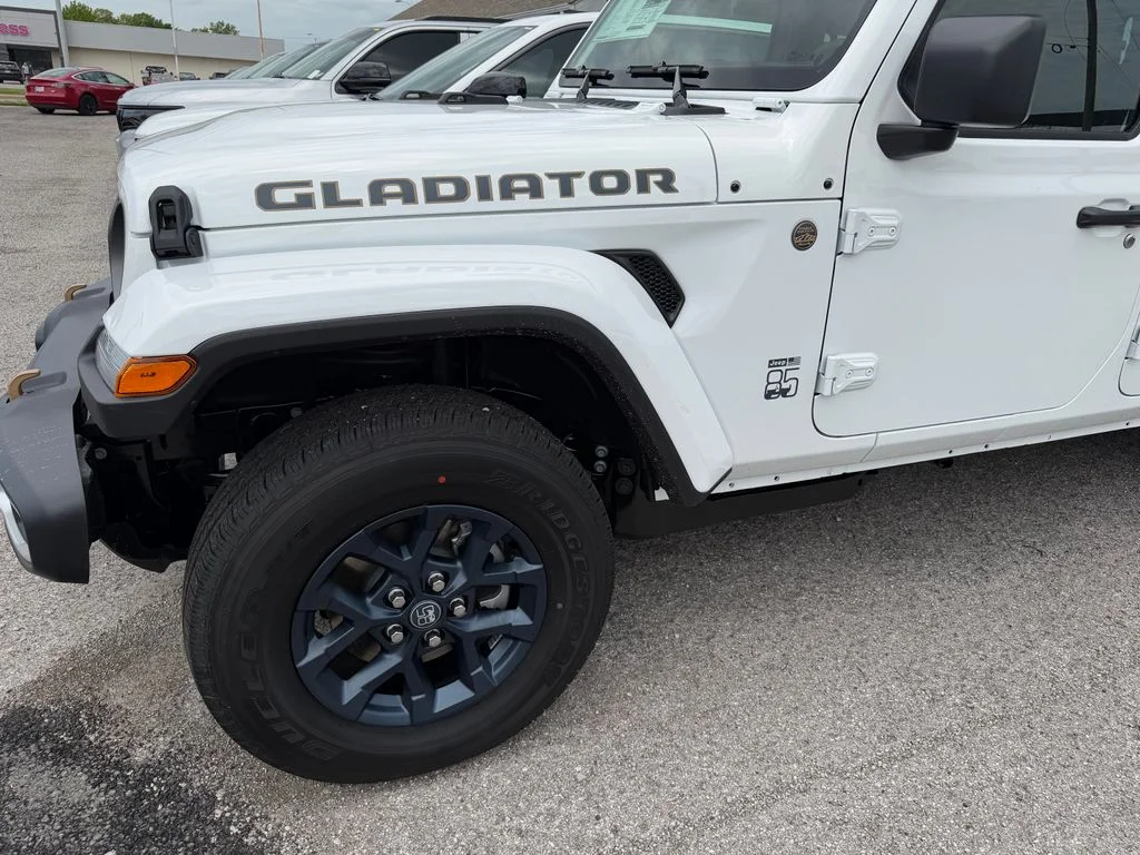 New 2026 White/off-white Jeep 85th Anniversary Edition image 22