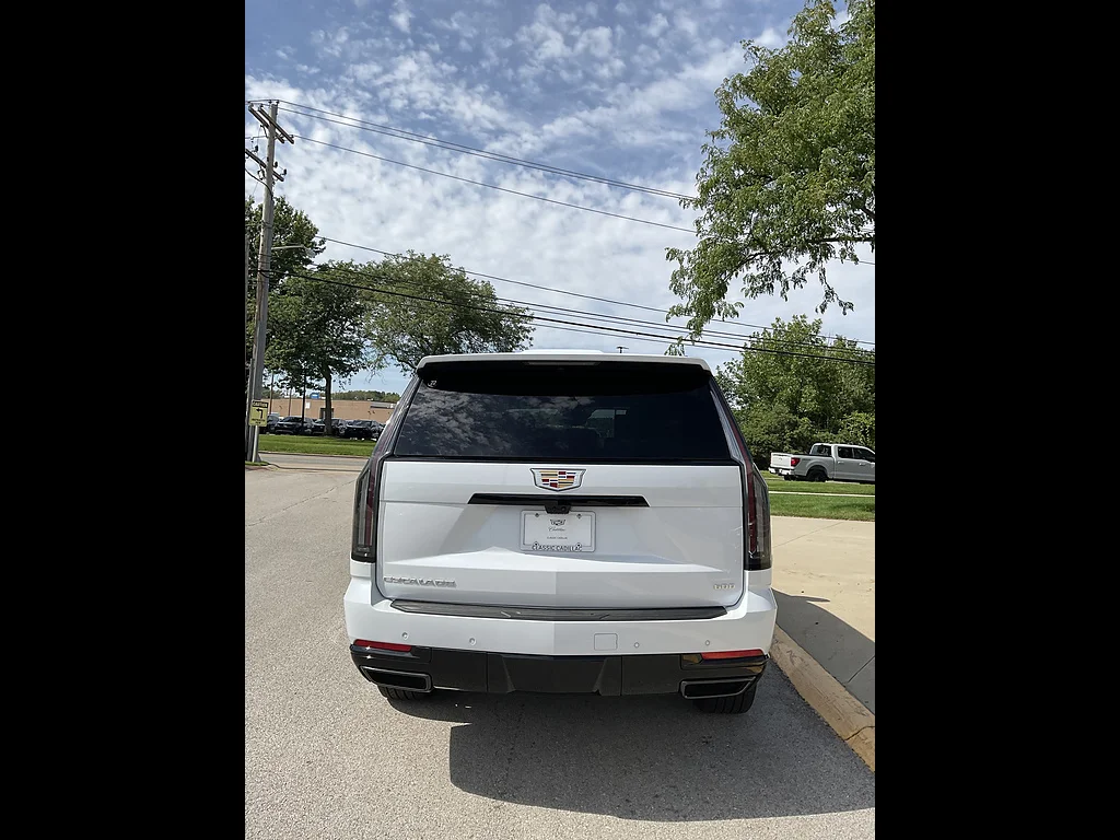 New 2026 Vibrant White Tricoat Cadillac Platinum Sport image 4