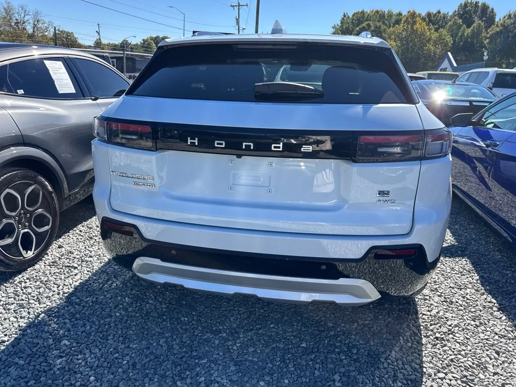 Used 2026 White Honda Touring image 3