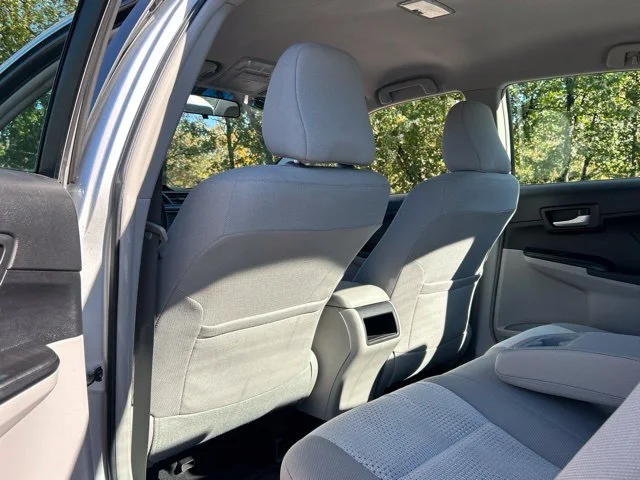Used 2012 Silver Toyota LE image 26