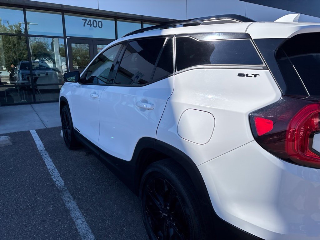 Used 2022 White GMC SLT image 20