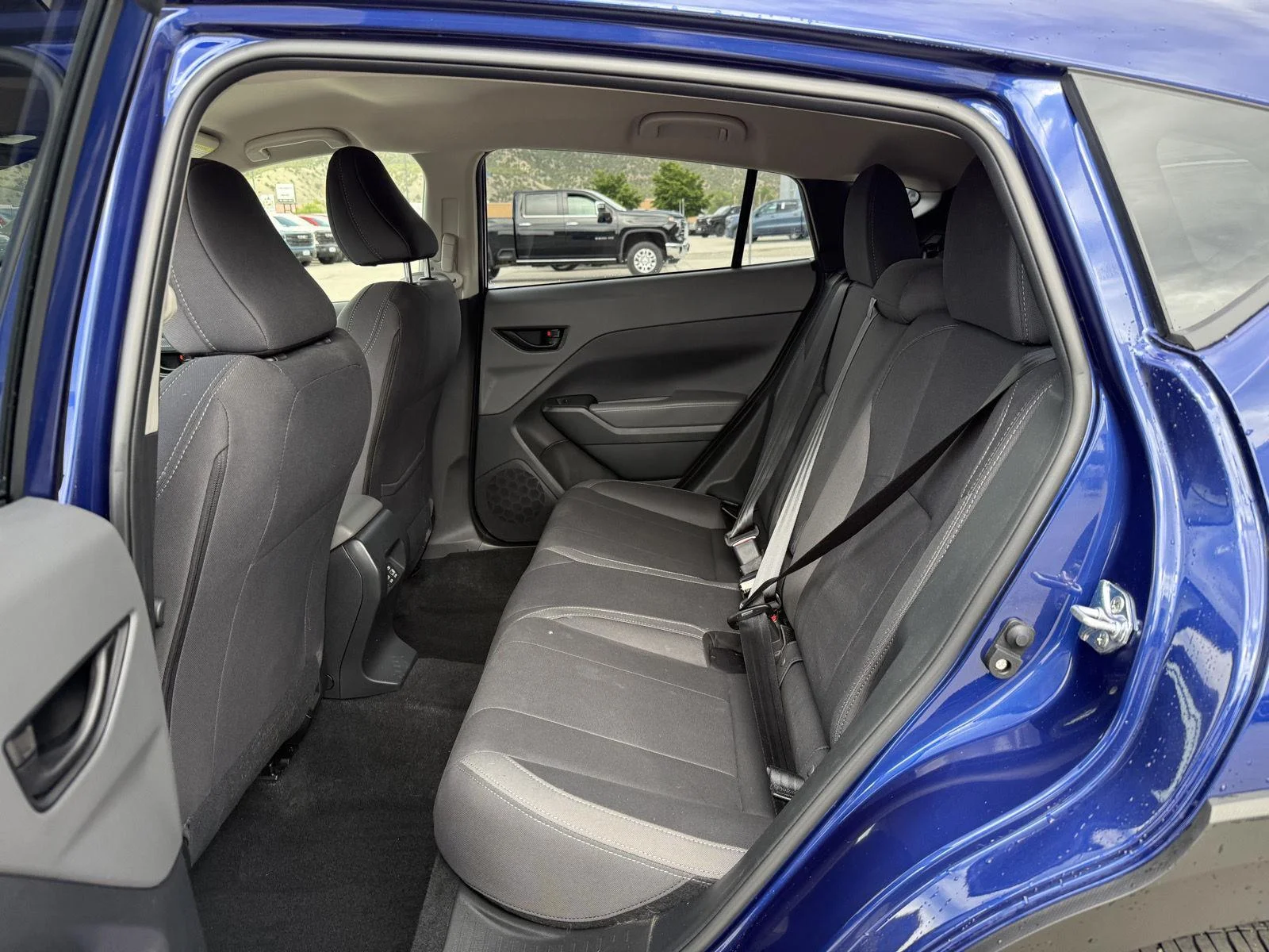 Used 2025 Sapphire Blue Pearl Subaru Premium image 7