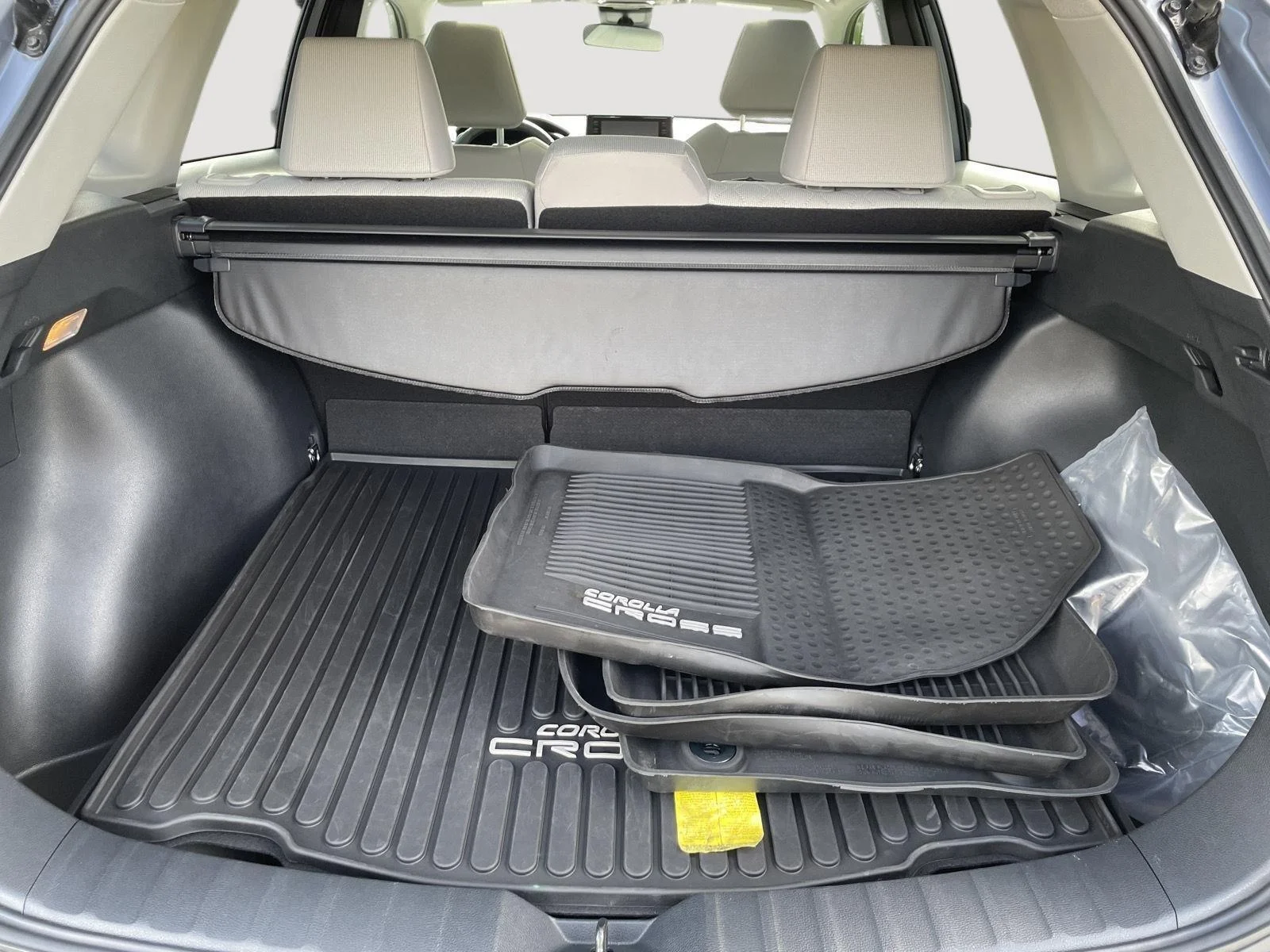 Used 2022 Celestite Toyota LE image 21