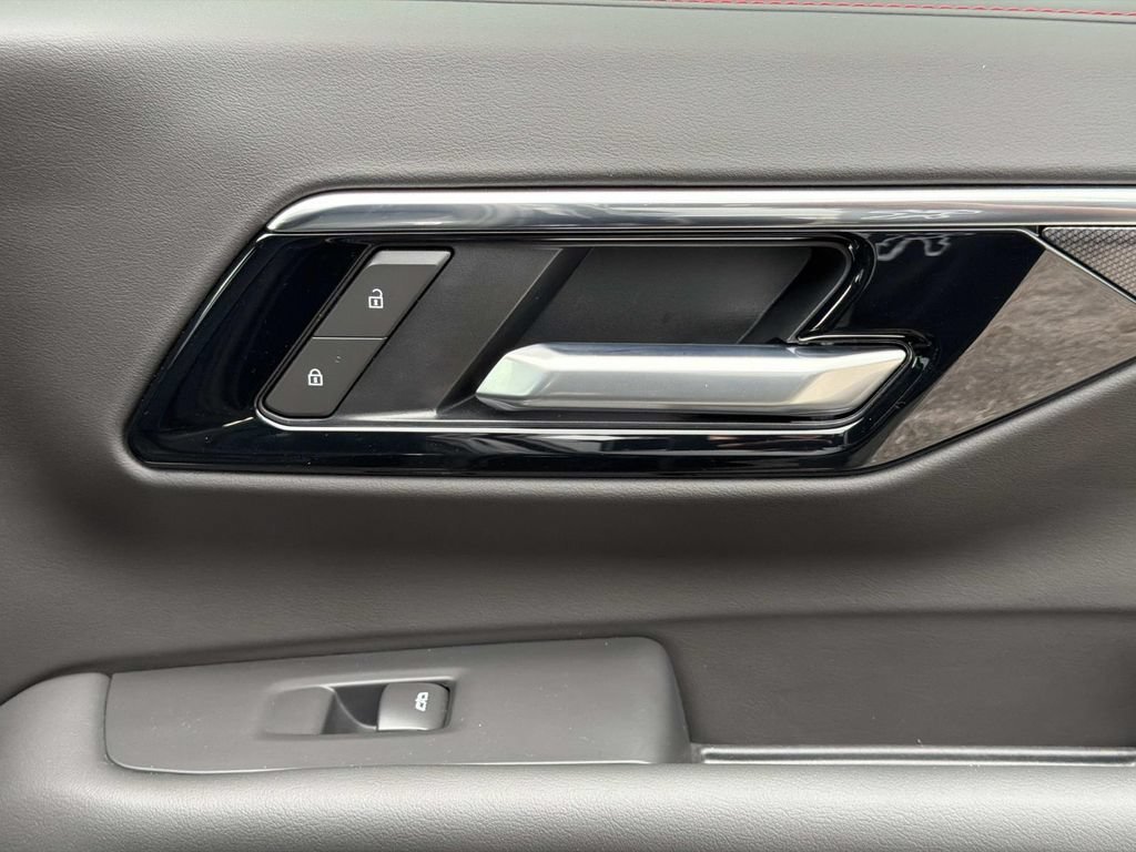 2026 Chevrolet Suburban RST - Photo 46