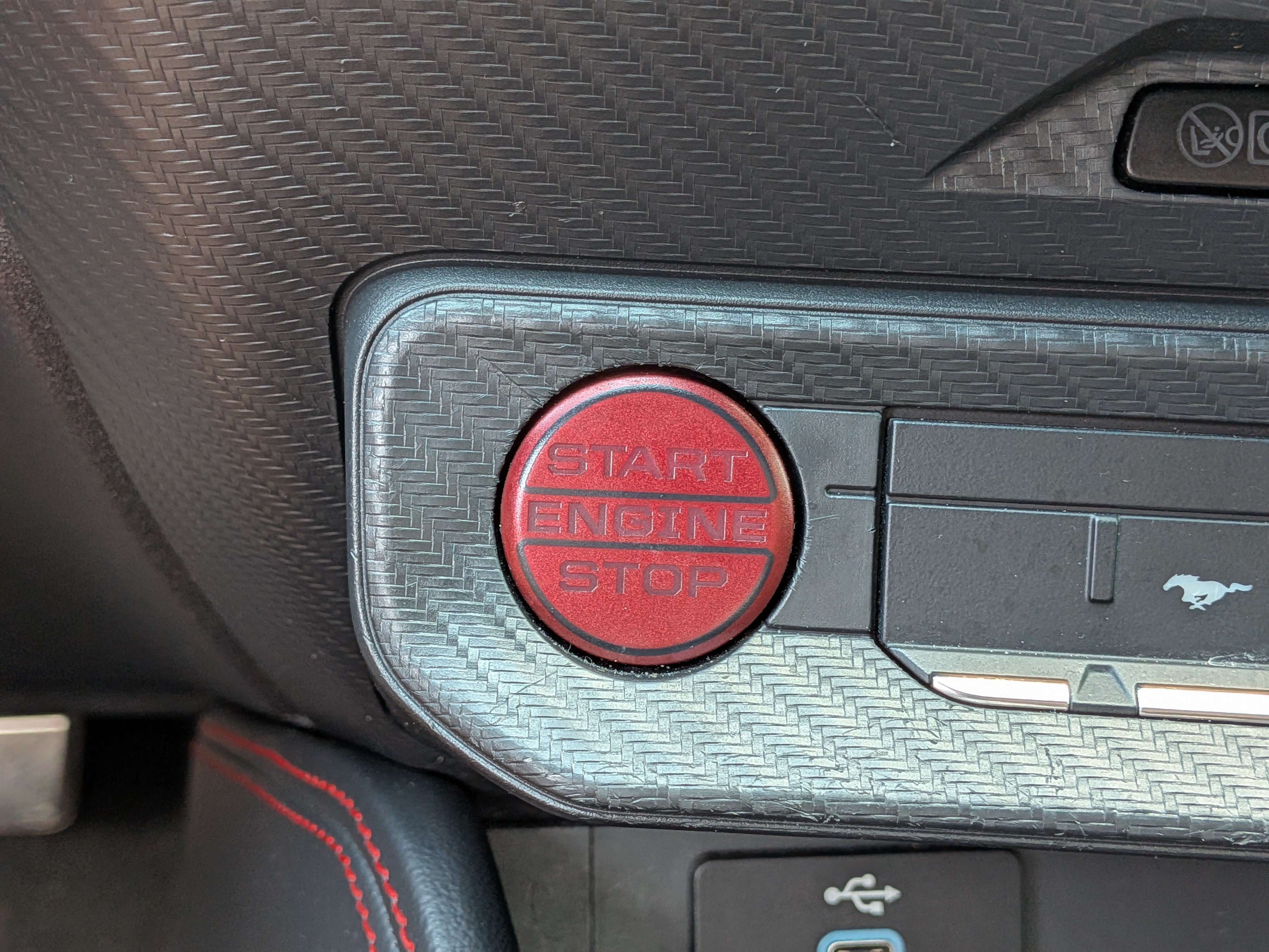 Used 2024 Oxford White Ford GT Premium image 26
