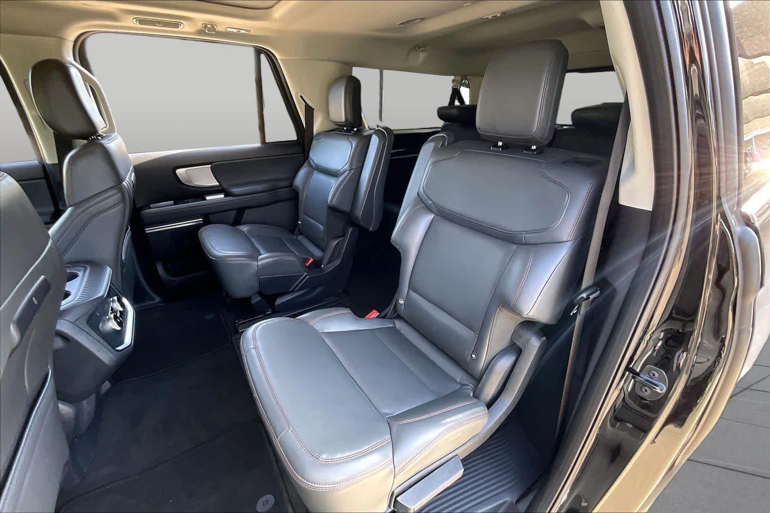 Used 2025 Agate Black Metallic Ford Active image 20
