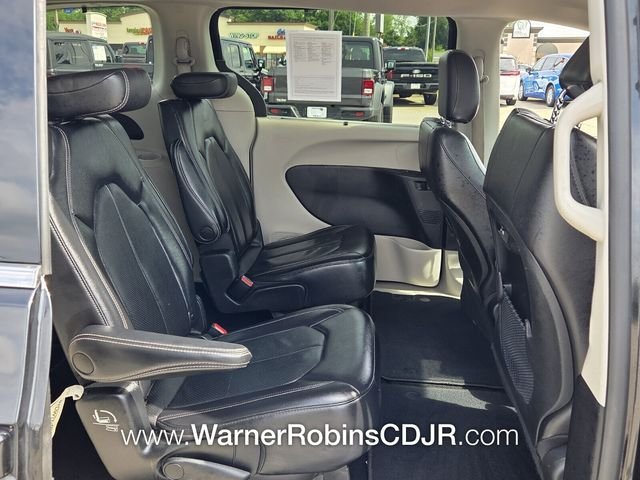 Used 2022 Black Chrysler Touring L image 18