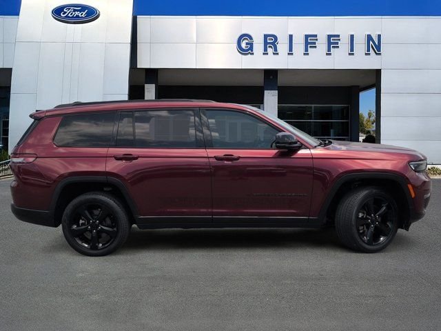 Used 2023 Red Jeep Limited image 3