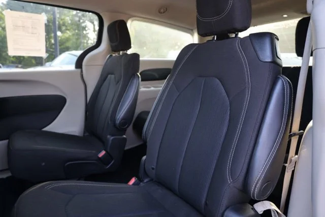 Used 2023 Black Chrysler LX image 36