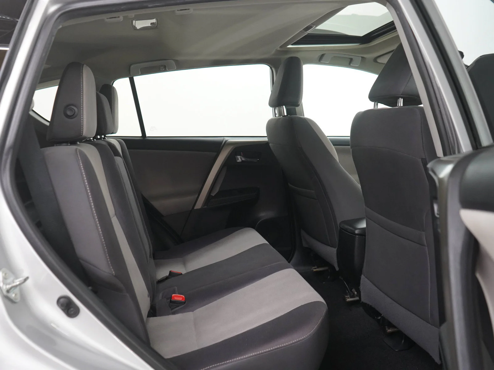 Used 2015  Toyota XLE image 12