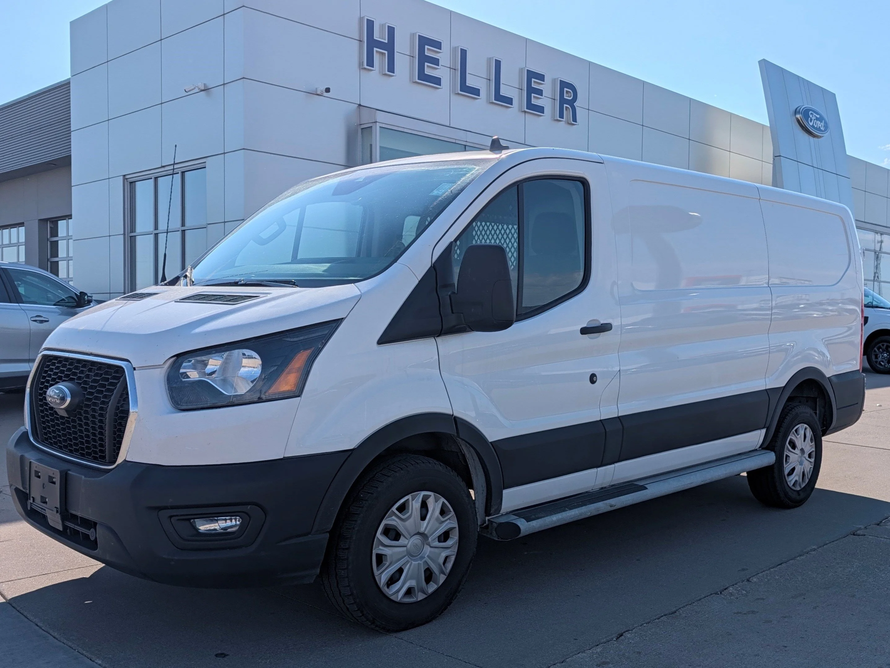 Used 2023 Oxford White Ford  image 3