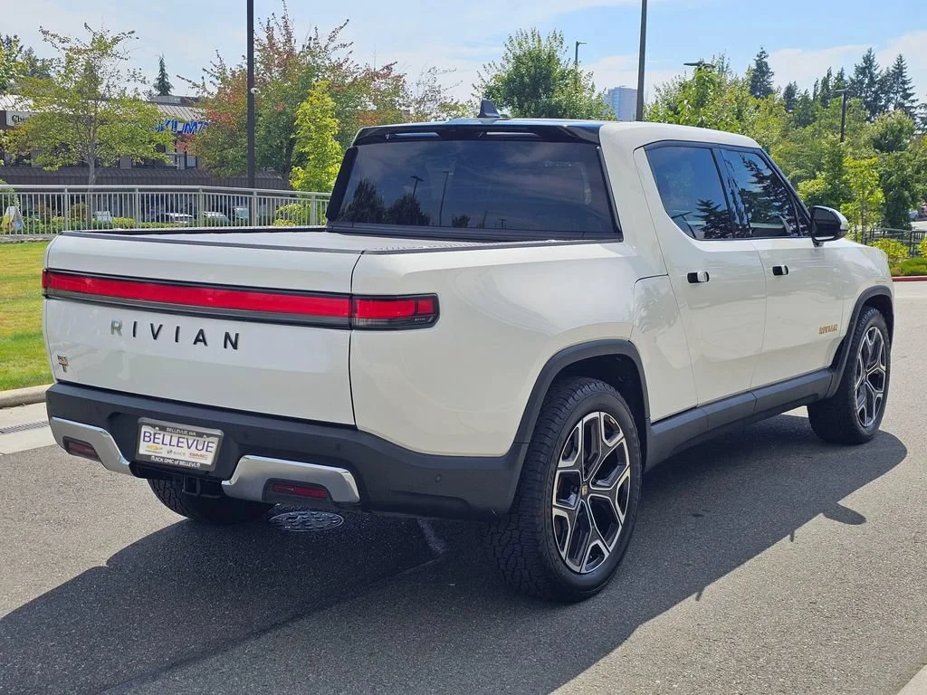 Used 2022  RIVIAN Adventure Package image 5