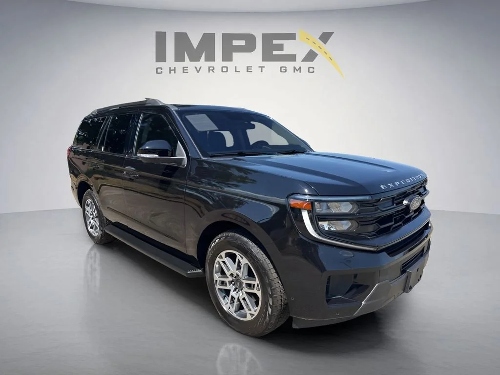 Used 2025 Black Ford Active image 7