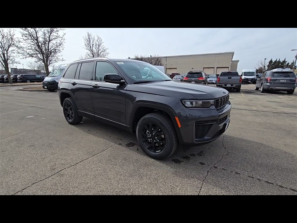New 2026 Baltic Gray Metallic Clear-Coat Exterior Paint Jeep Altitude image 9