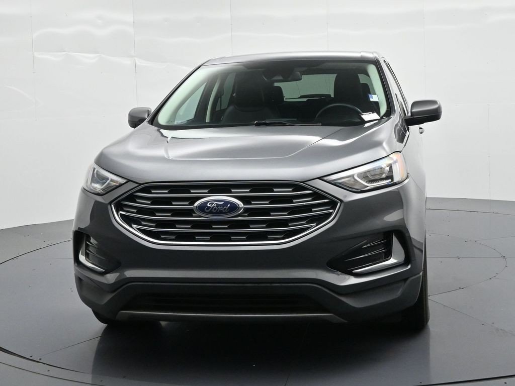 Used 2022 Gray Metallic Ford SEL image 3