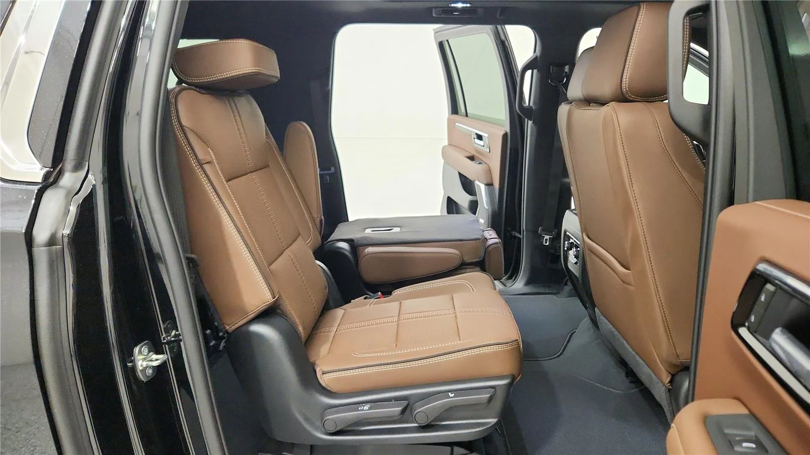 2026 Chevrolet Suburban High Country - Photo 37