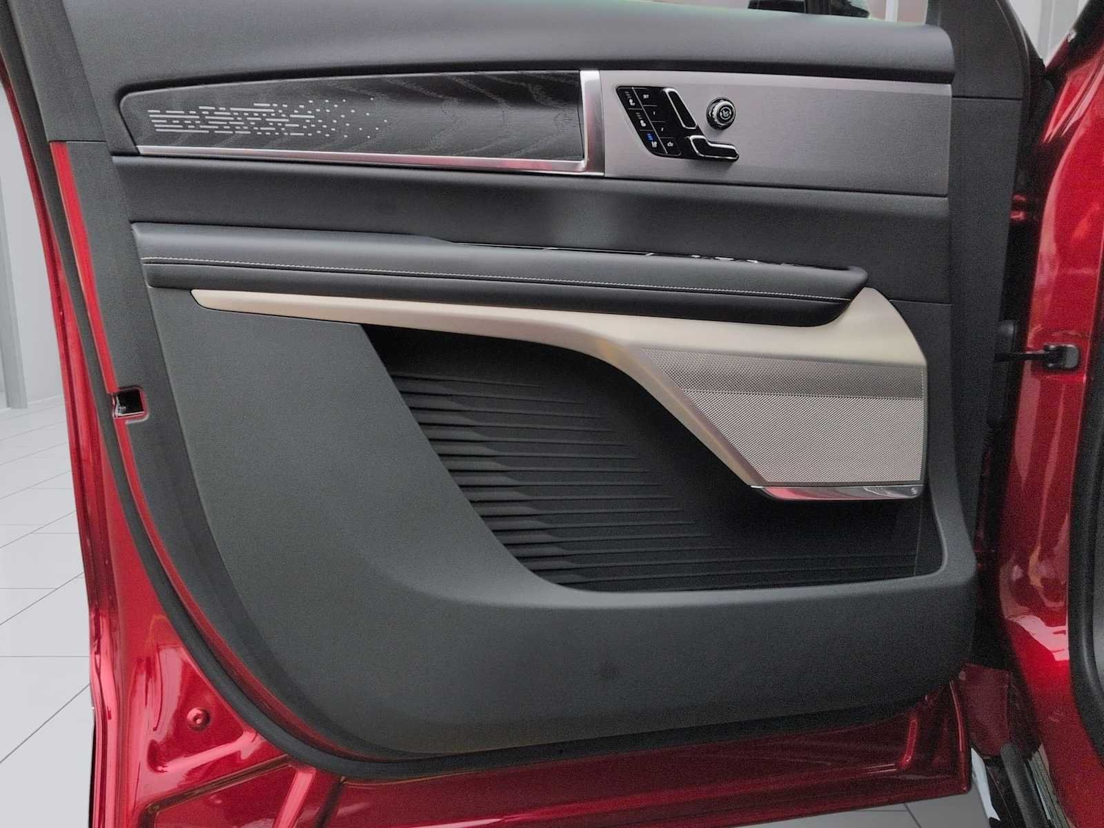 2026 Cadillac VISTIQ Platinum Sport - Photo 10