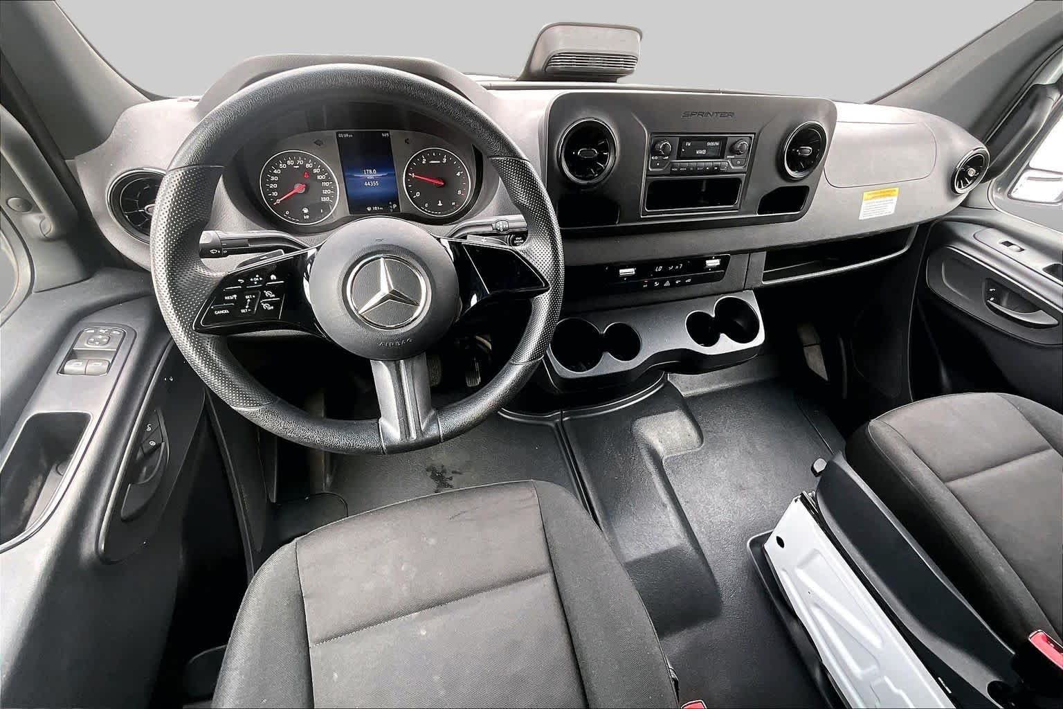 Used 2025 Arctic White Mercedes-Benz  image 6