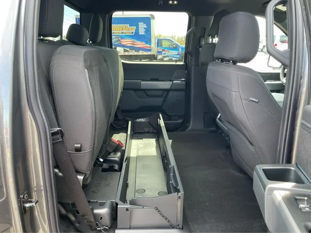 2025 Ford F-150 XLT - Photo 37