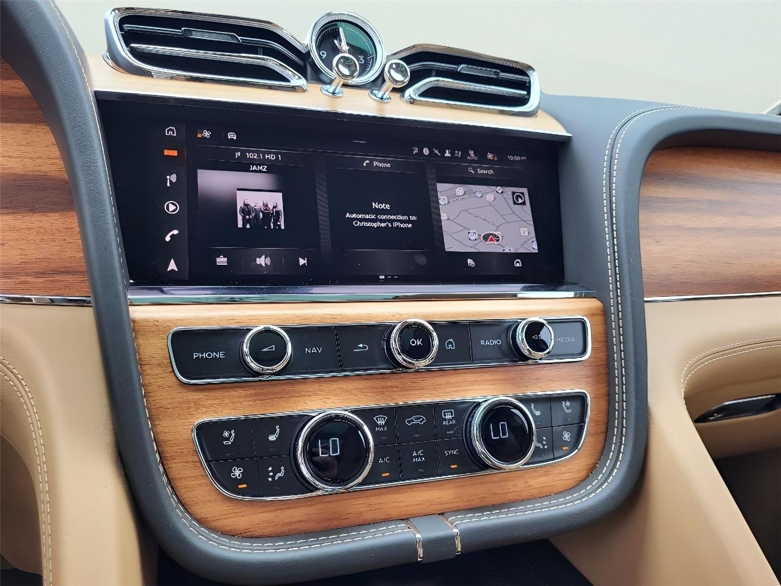 Used 2023 Moonbeam Bentley V8 image 16