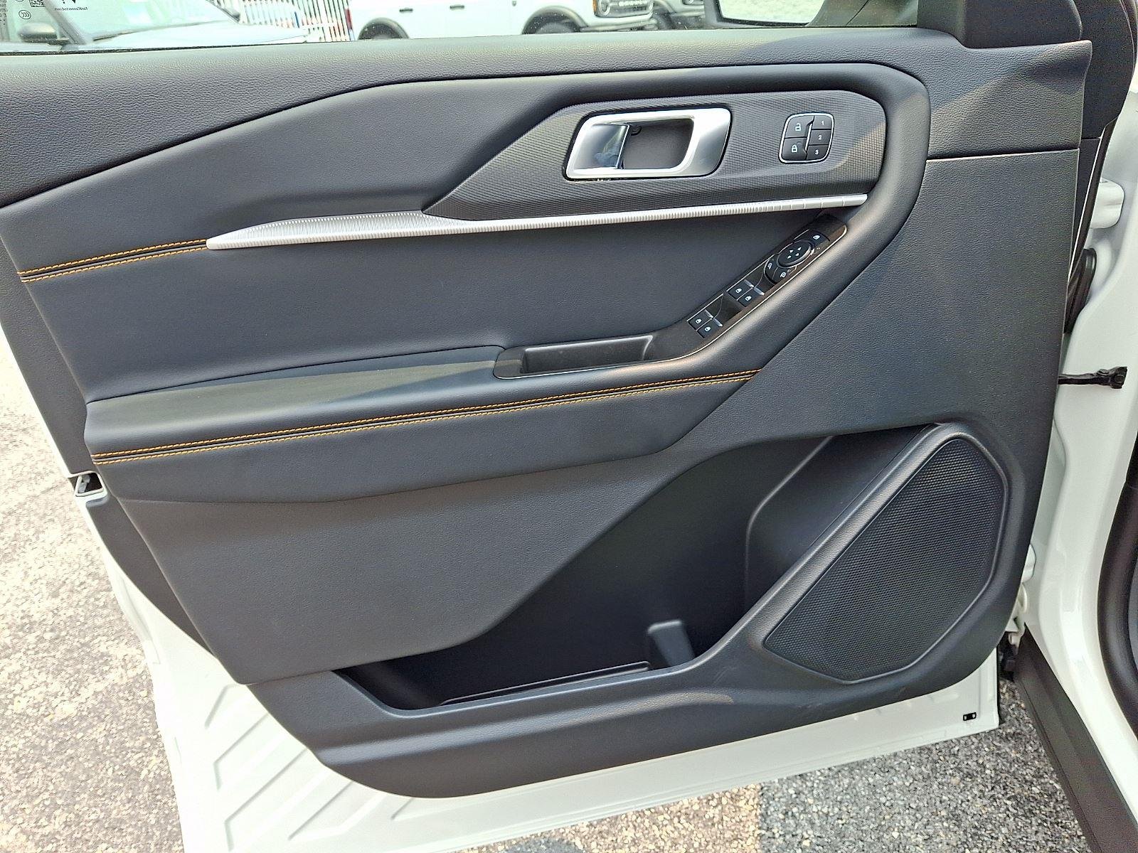 New 2026 Star White Metallic Tri-Coat Ford Tremor® image 9