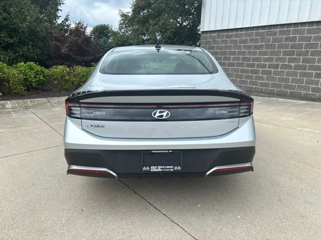 Used 2026 Silver Hyundai Blue image 7
