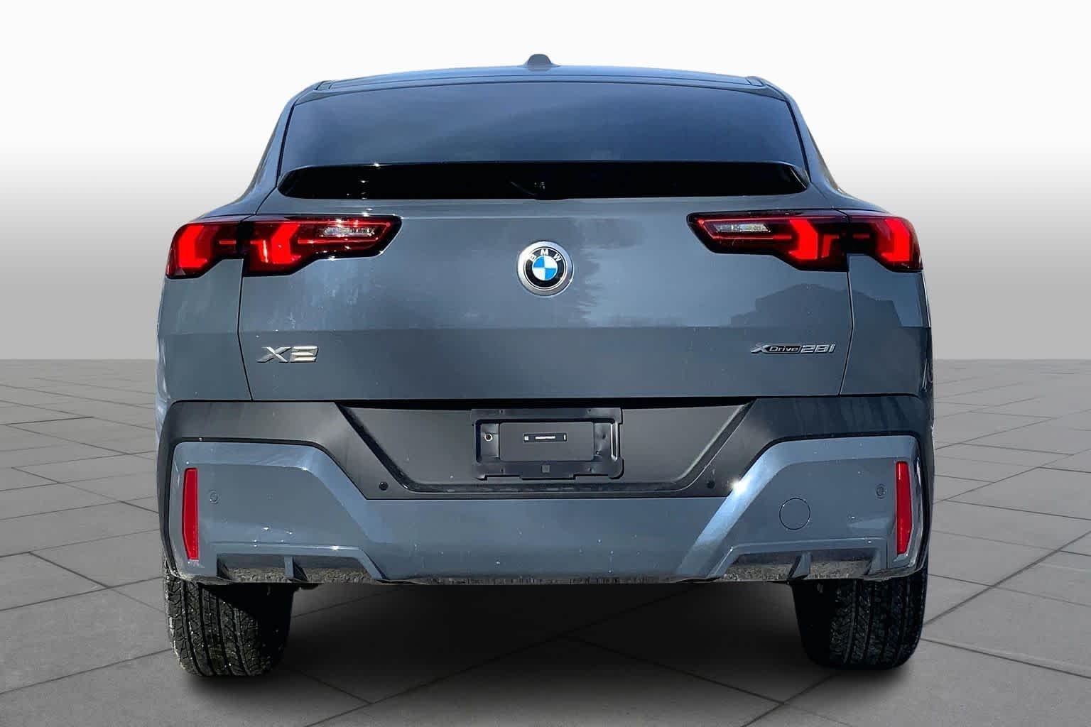 Used 2026 Storm Bay Metallic BMW xDrive28i image 4
