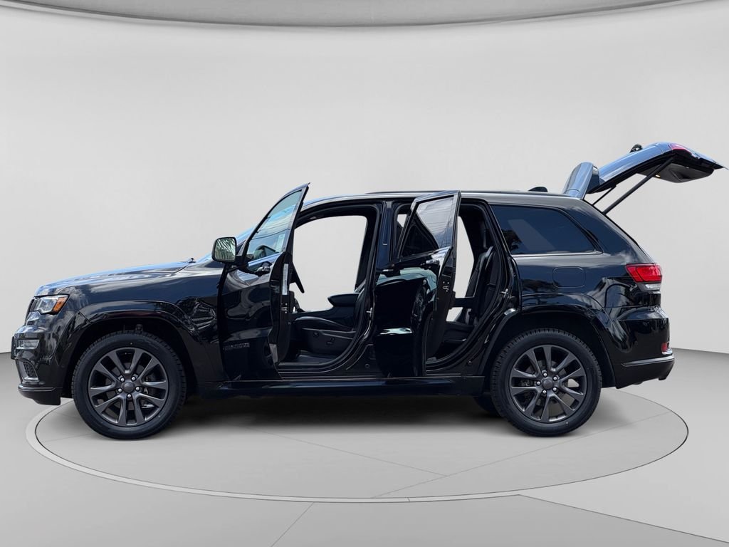 Used 2019 Diamond Black Jeep Overland image 28
