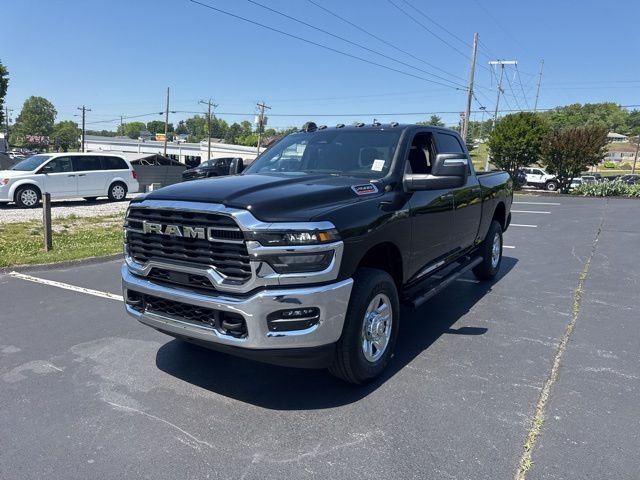 New 2026 Diamond Black Crystal Pearl-Coat Exterior Paint RAM Tradesman image 3