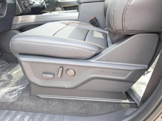New 2026 Agate Black Metallic Ford F-350® Lariat® image 41