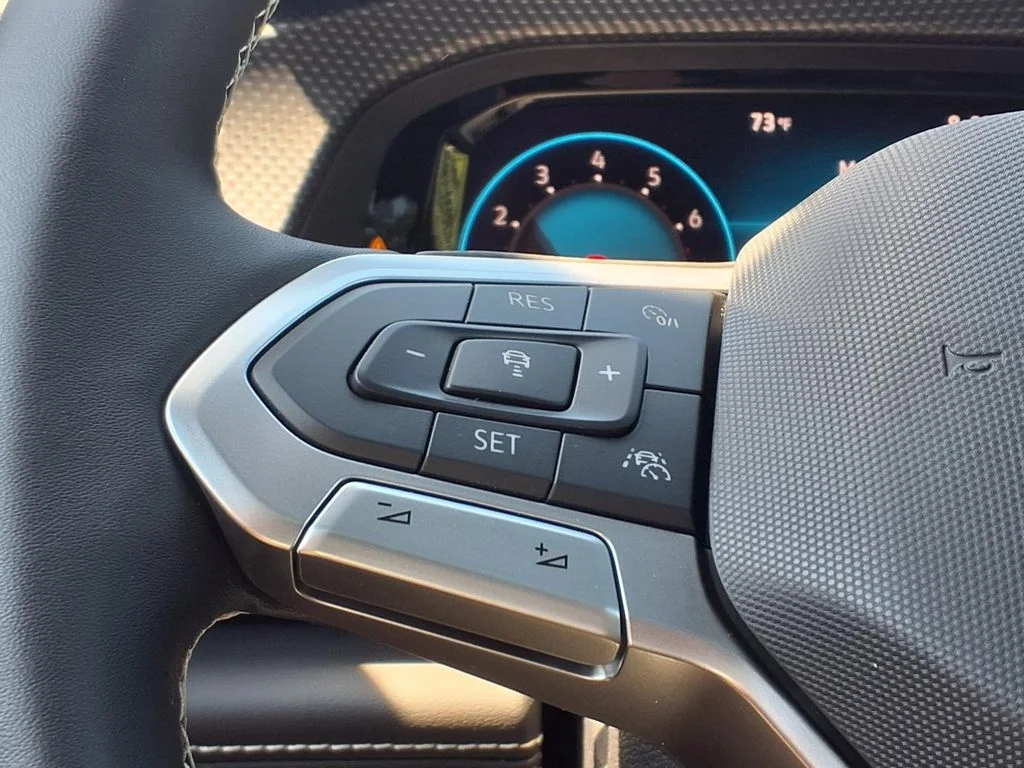 New 2026 Avocado Green Pearl Volkswagen 2.0T SEL image 15