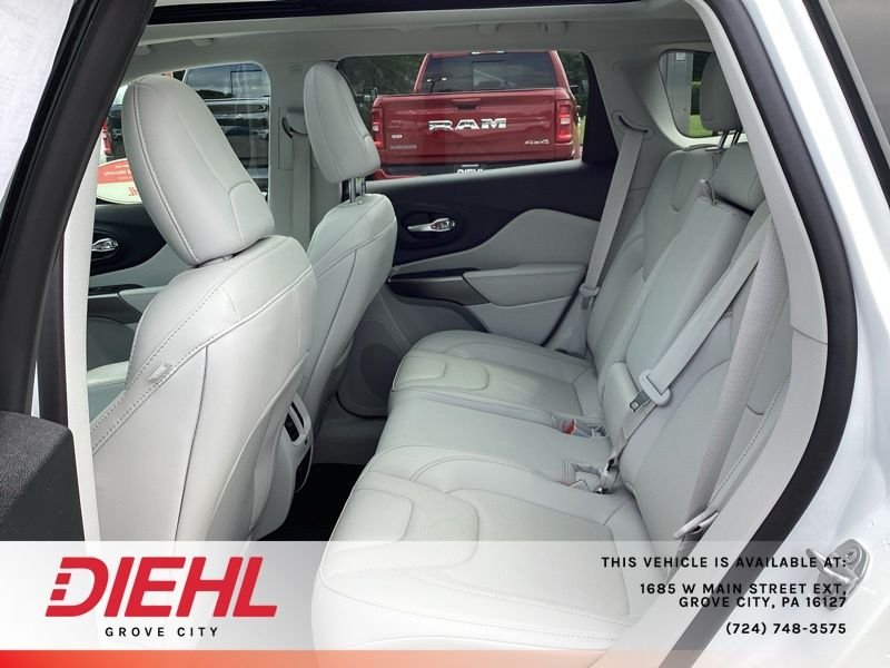 Used 2022 White Jeep Latitude Lux image 21