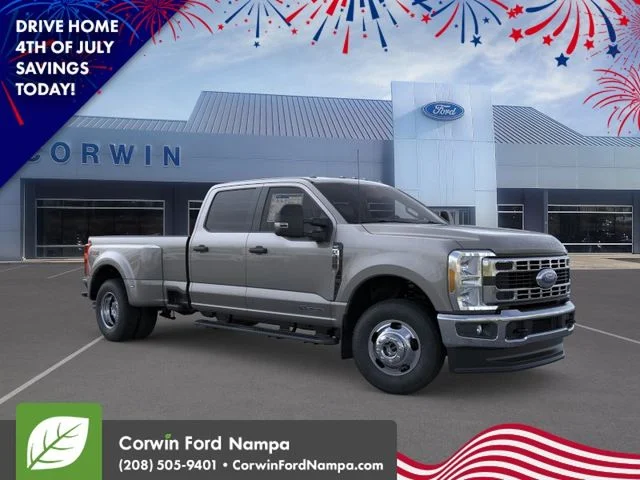 New 2026 Carbonized Gray Metallic Ford XLT image 1