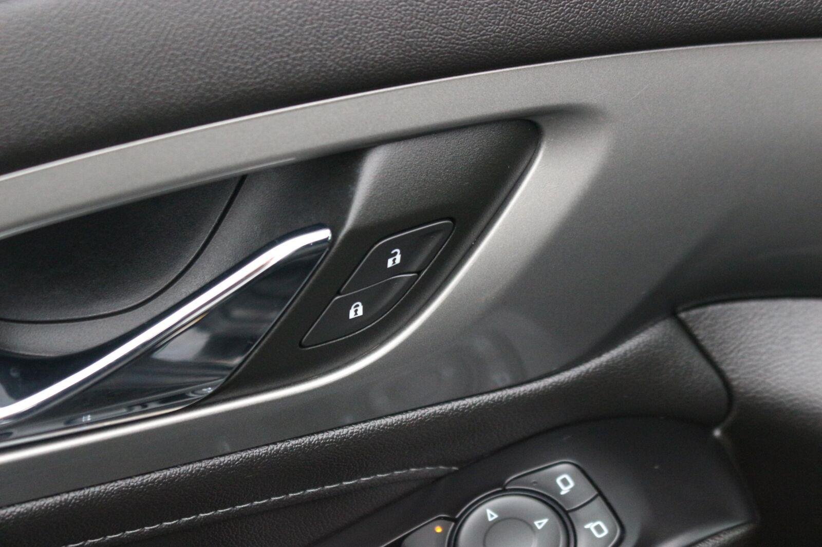 Used 2023 Mosaic Black Metallic Chevrolet LT Cloth image 14