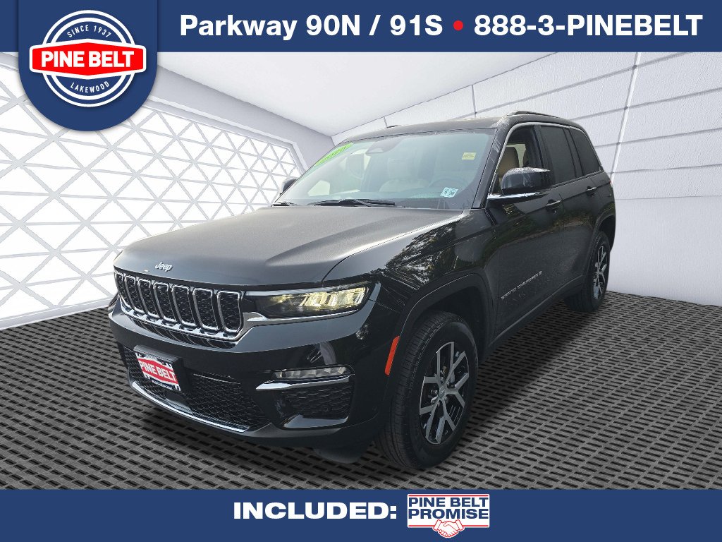 Certified Used 2025 Diamond Black Crystal Pearl Coat Jeep Limited image 1