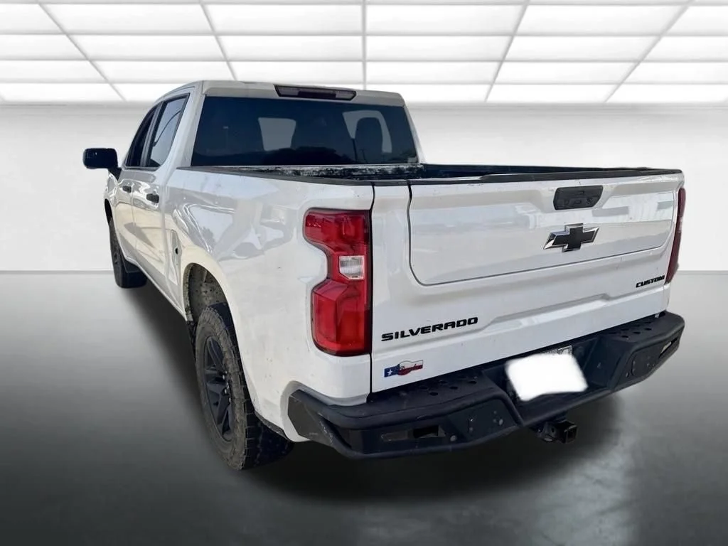 Used 2021 SUMMIT WHITE Chevrolet Custom image 3