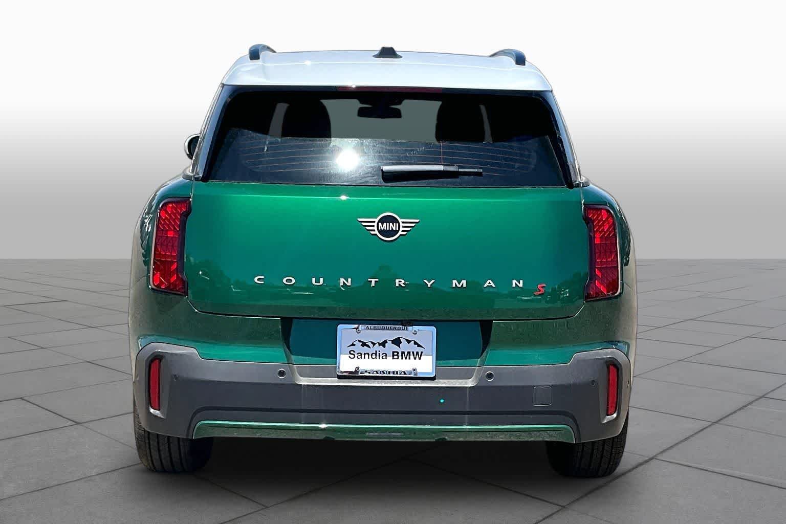 New 2027 British Racing Green IV Metallic MINI Signature Plus image 4