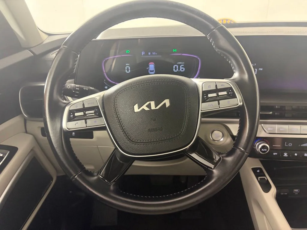Used 2024 Gray Kia S image 6