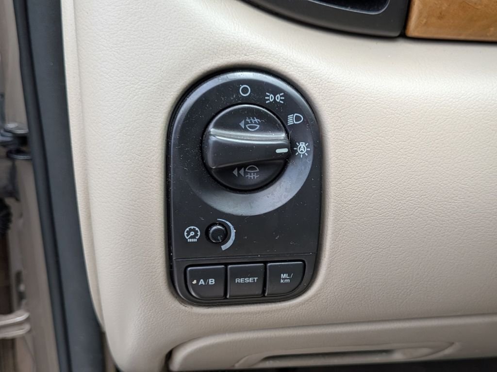 Used 2003 Gold Jaguar 3.0 image 19