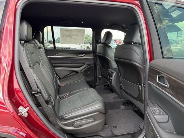 New 2026 Velvet Red Pearl-Coat Exterior Paint Jeep Laredo image 23