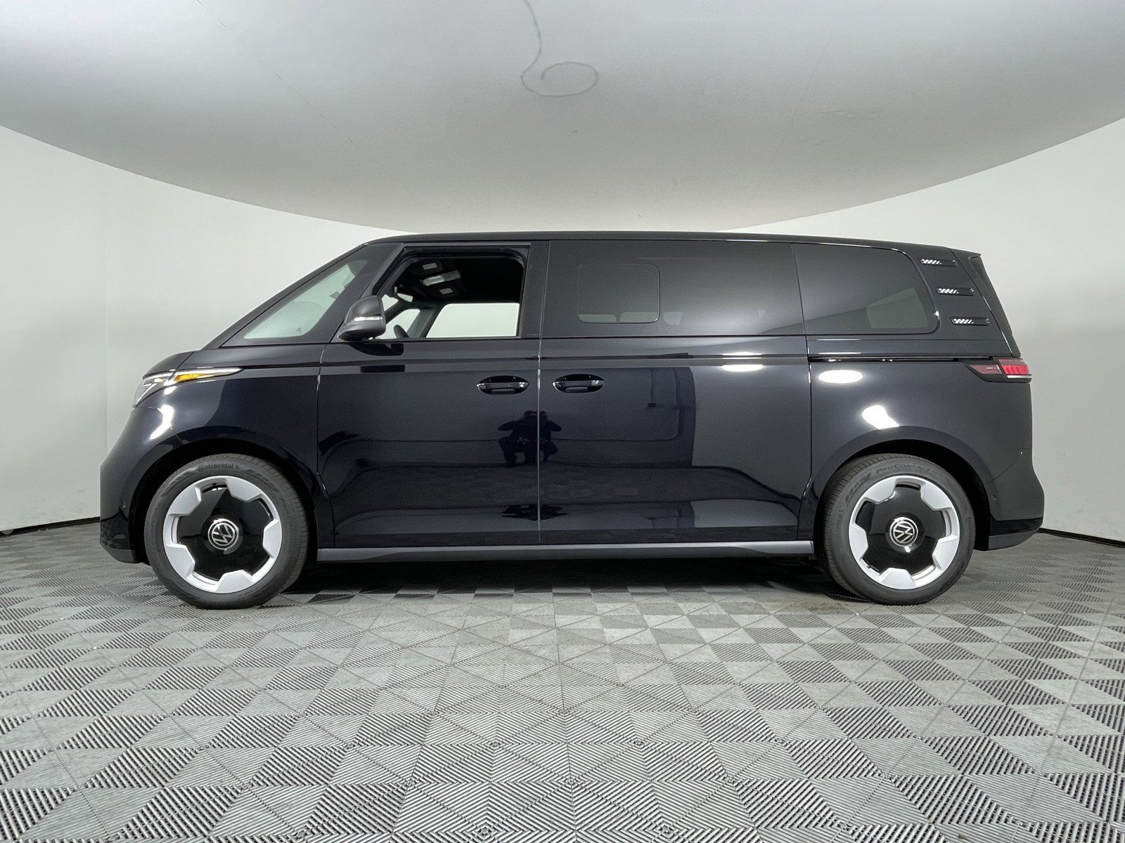 2025 Volkswagen ID. Buzz PRO S - Photo 10