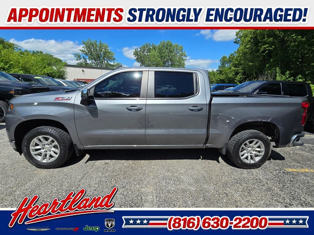 Used 2022 Gray Chevrolet LT image 3