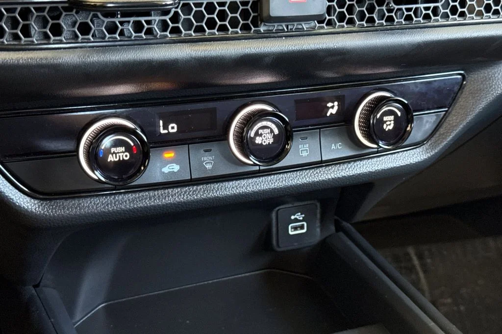 Used 2025  Honda LX image 24