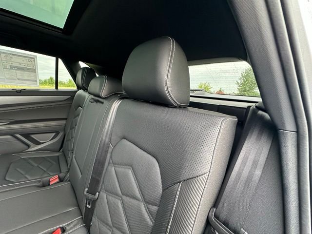 New 2026 Silver Mist Metallic Volkswagen 2.0T SE w/Technology image 30