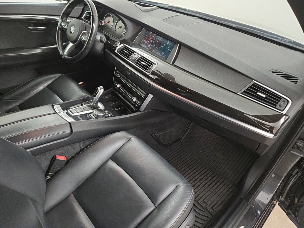 Used 2017 Dark Graphite BMW 535i xDrive Gran Turismo image 30