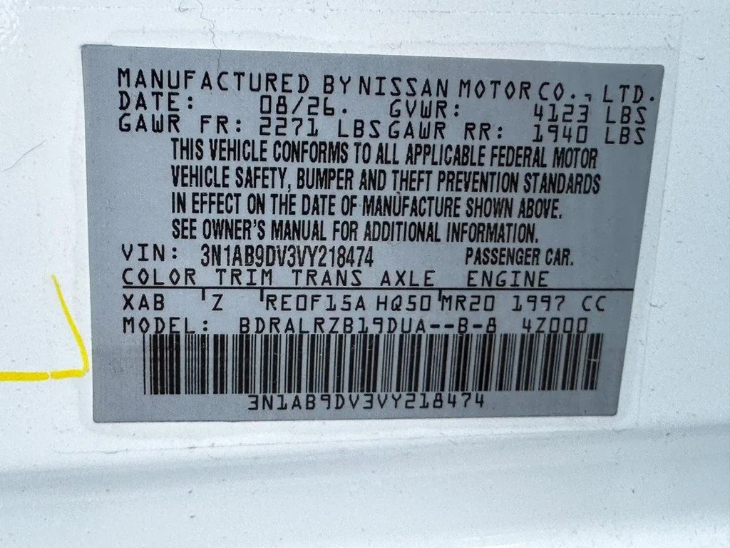 New 2027 Aspen White TriCoat / Super Black Two-tone Nissan SR image 17