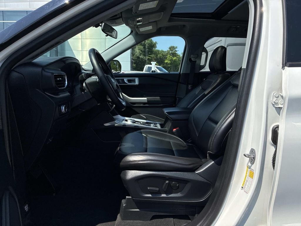 Used 2023 White Ford XLT image 23