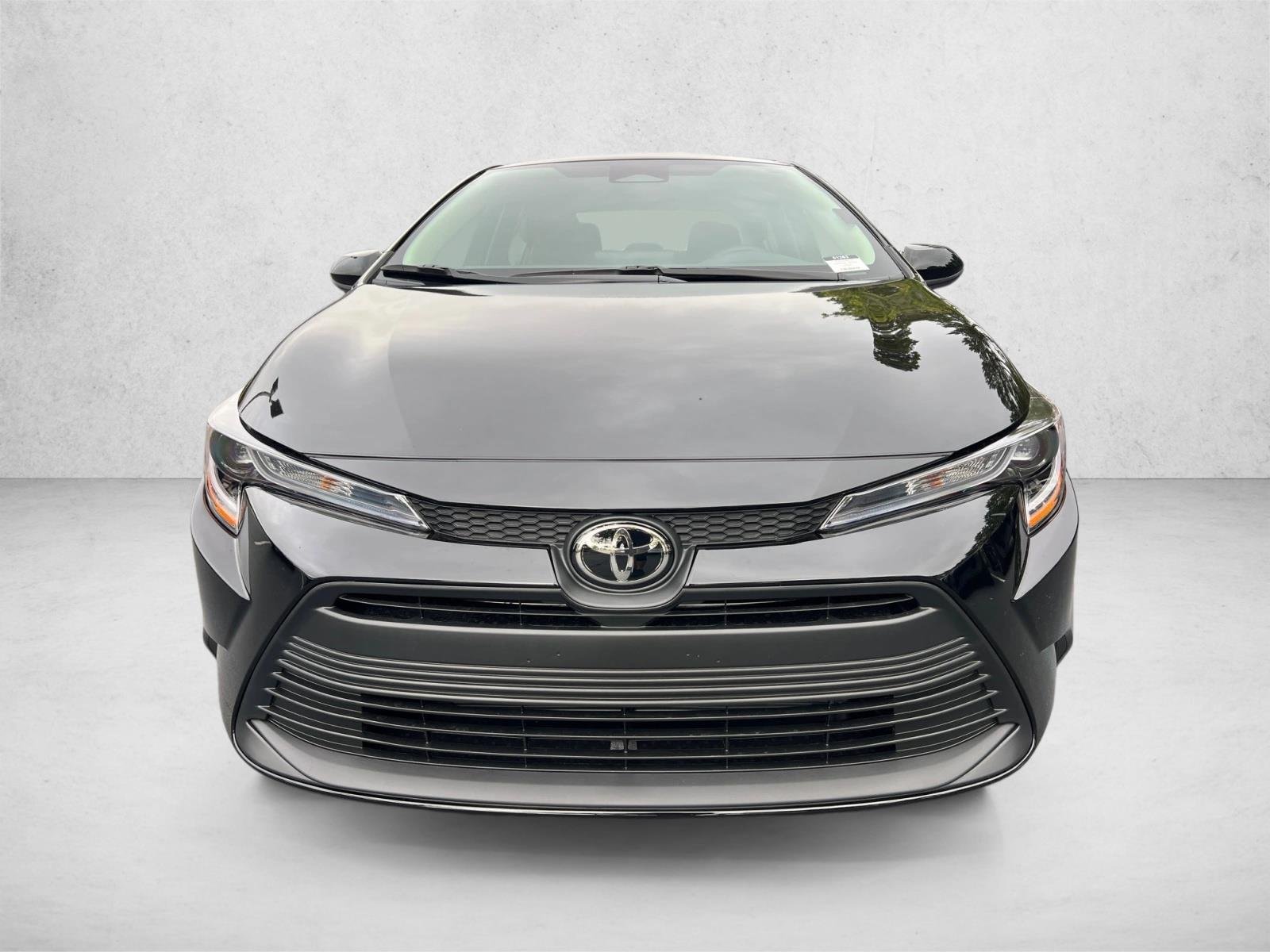 2026 Toyota Corolla LE - Photo 8